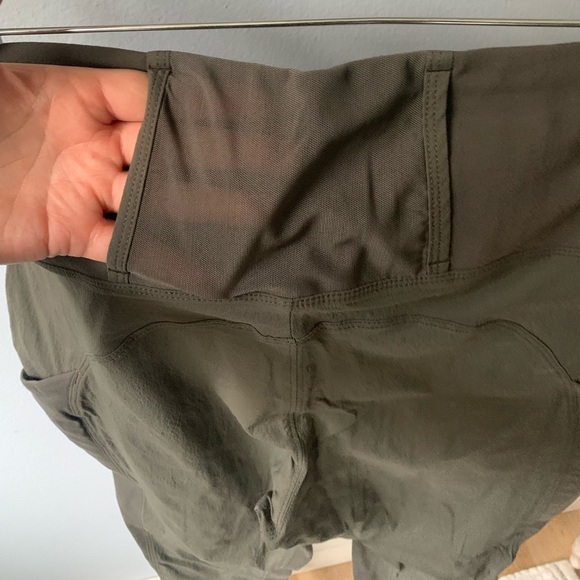 Athleta Trekkie Hybrid Crop Tight - Picture 5 of 7